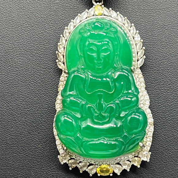 Mens Green Nephrite Guanyin hard stone pendant on 30 inch adjustable cord - Picture 2 of 11